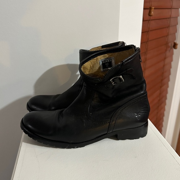 Short black soft leather Frye boots - Picture 4 of 7